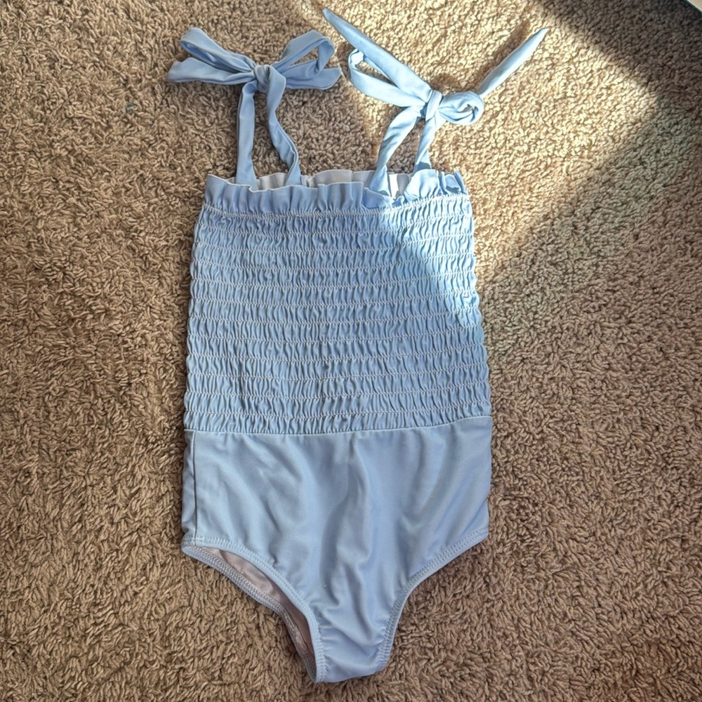 Toddler Girl Cash & Co One Piece Swimsuit (5/6T) perfect condition
